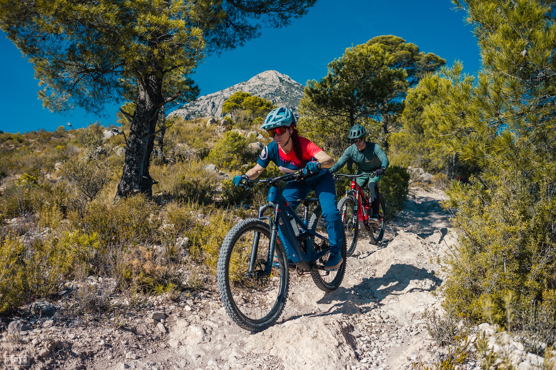Good mountain bike braking technique 